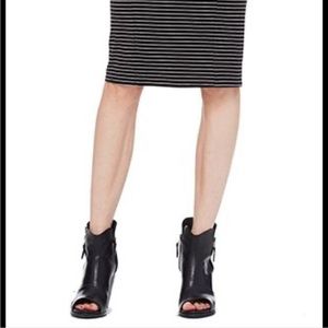 Bella Luxx Striped Fitted Bodycon Midi Skirt